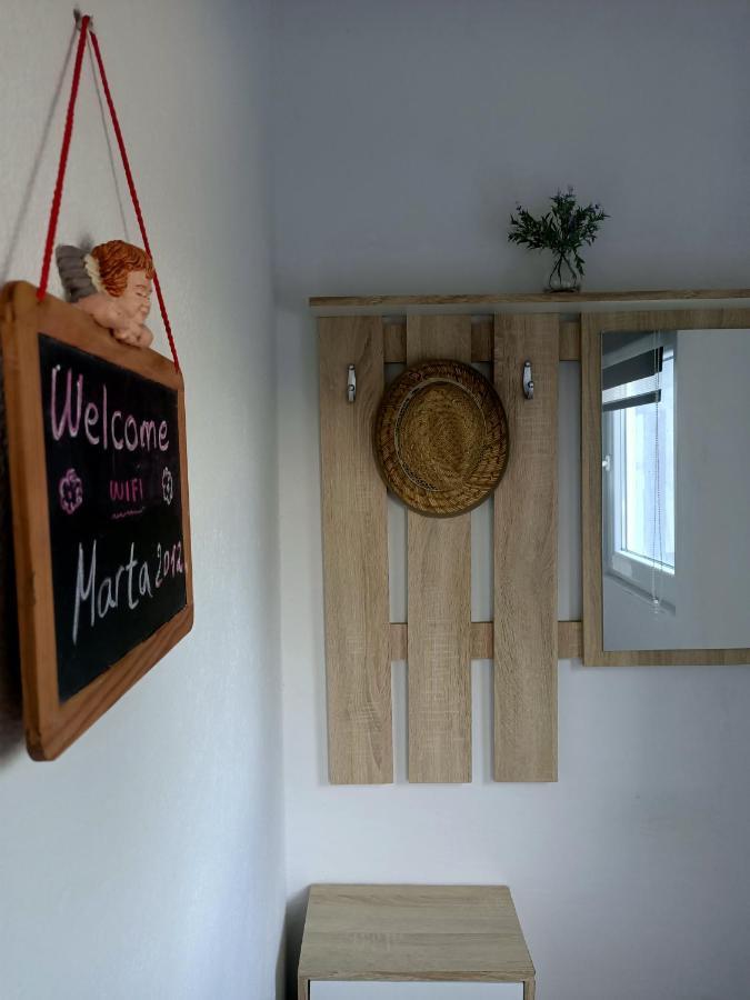 Chez Marthe, Organic Farm Stay Книн Екстер'єр фото